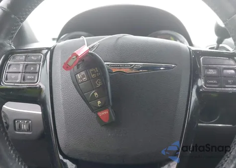 2014 Chrysler Town & Country S z USA, uszkodzony, nr VIN 2C4RC1HG2ER191990